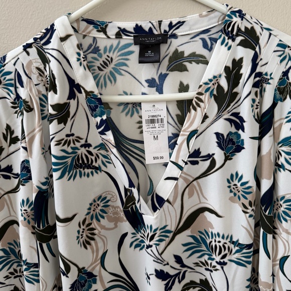 Ann Taylor Blue and White Floral Long Sleeve Blouse, Sz M - Picture 7 of 11